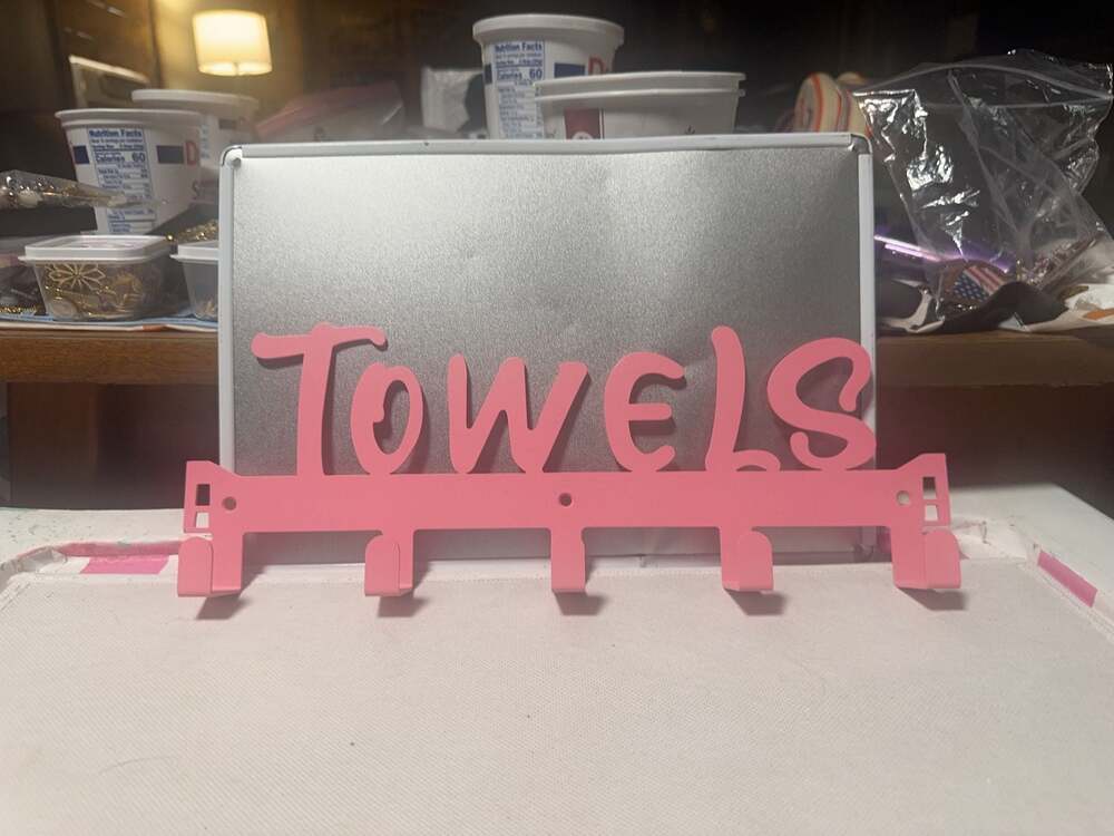 Towel Rack 5 Hooks Towel Holder Wall Hooks for Robe, Towel. - Pink